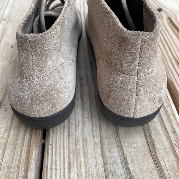 NWOT- Aerosoles Pine Tree TAUPE SUEDE Shoes/ Ankle Boots Size 6.5W - Picture 5 of 12